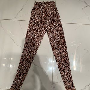 Aerie criss cross leggings (tik tok famous)